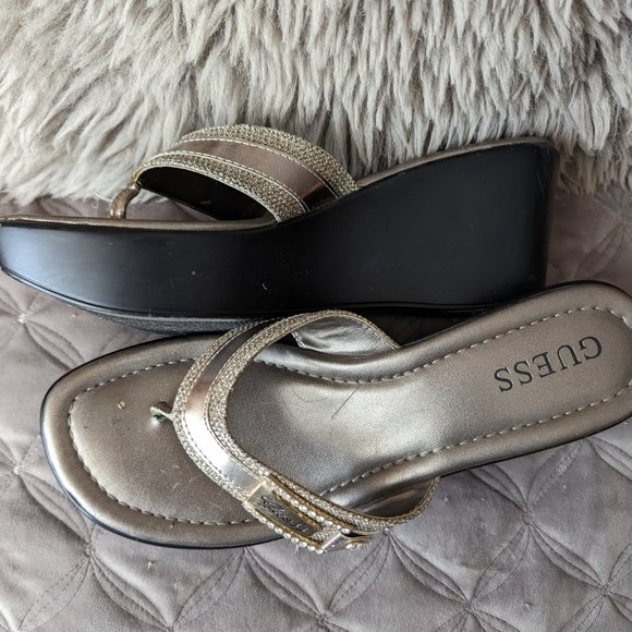 Guess Gold Thong Wedge Sandals with rhinestones size Women 7.5 - Picture 6 of 9